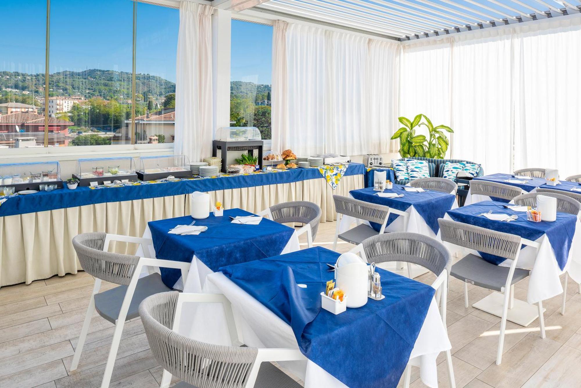 Blue Lake Residence - Бардолино Экстерьер фото