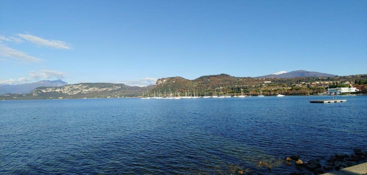 Blue Lake Residence - Бардолино Экстерьер фото